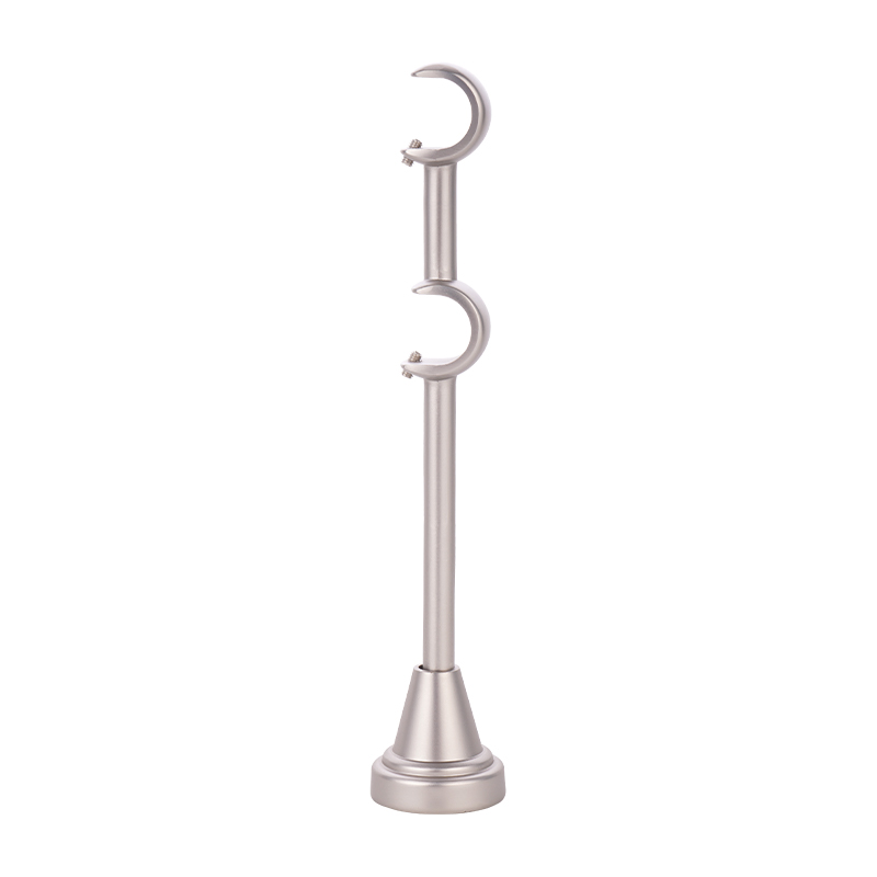 Traditional sagum bracket